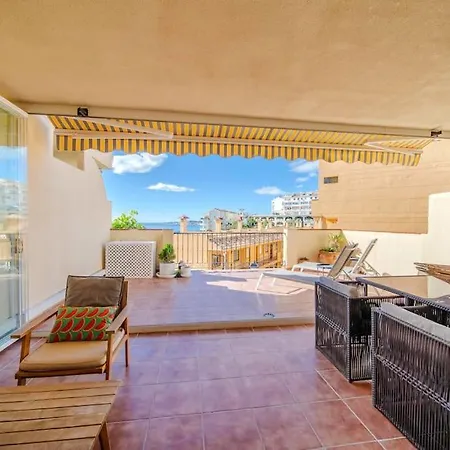 2 Bed Apartment, Big Terrace, Pool, Views + Beach! Appartement Benalmádena