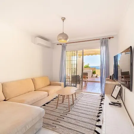 2 Bed Apartment, Big Terrace, Pool, Views + Beach! Appartement Benalmádena