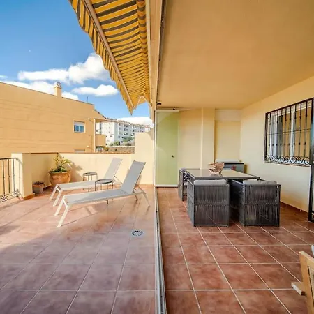 Appartement 2 Bed Apartment, Big Terrace, Pool, Views + Beach!